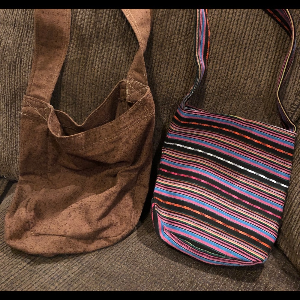 2 fabric shoulder bags